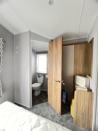2023 Willerby Castleton 8ft x 12.5ft, 3 bedroom Static Caravan Holiday Home en suite