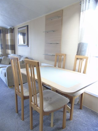 2010 Willerby Winchester 38ft x 12ft 2 bedroom static caravan holiday home dining area