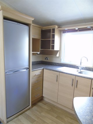 2010 Willerby Winchester 38ft x 12ft 2 bedroom static caravan holiday home kitchen fridge freezer