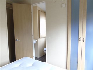 2010 Willerby Winchester 38ft x 12ft 2 bedroom static caravan holiday home main bedroom en suite