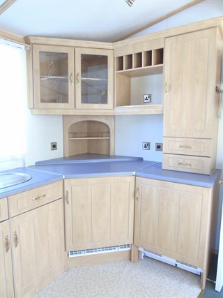 2004 Carnaby Roxburgh Static Caravan Holiday Home kitchen