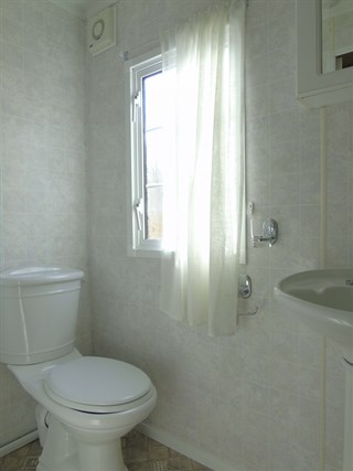 2004 Carnaby Roxburgh Static Caravan Holiday Home shower room