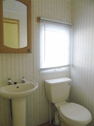 2002 Pemberton Elite Static Caravan Holiday Home shower room