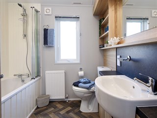 2025 Willerby Pinehurst Static Lodge Holiday Home bathroom