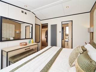 Grantley Lodge Master Bed end