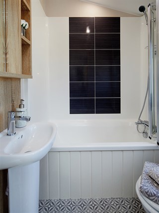 2025 Willerby Vogue Classique static caravan holiday home bathroom