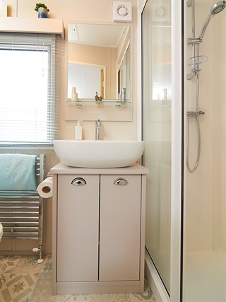 2025 Carnaby Lakehouse Static Lodge Holiday Home shower room