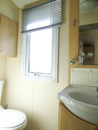 2004 Willerby Winchester Static Caravan Holiday shower room
