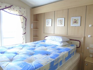 2004 Willerby Winchester Static Caravan Holiday main bedroom