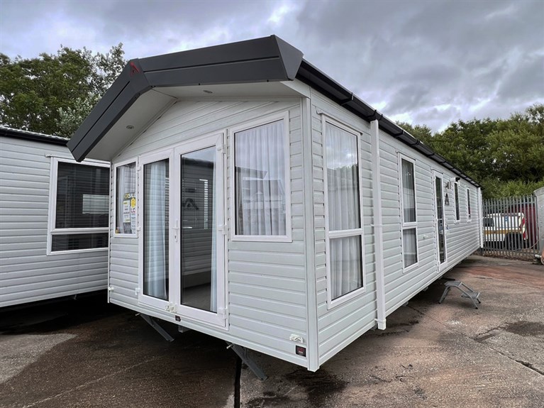 Used 2022 Atlas Abode 39 x 12 feet 2 Bedrooms (Sleeps 4/6)