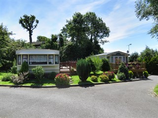 Misty Waters Caravan Park, Lloc