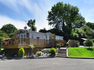 Misty Waters Caravan Park, Lloc