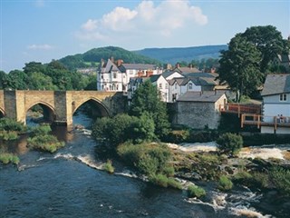 Llaongollen river bridge